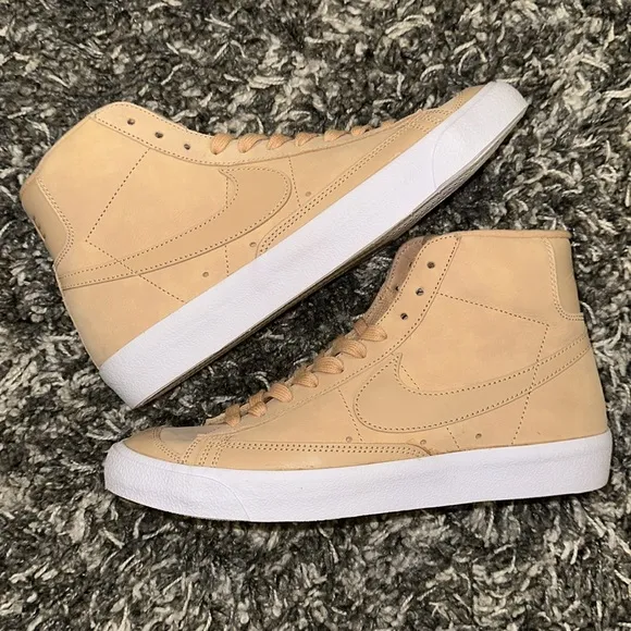 New Womens NIKE Refurbished Blazer MID ‘77 Premium in Vachetta Tan Leather