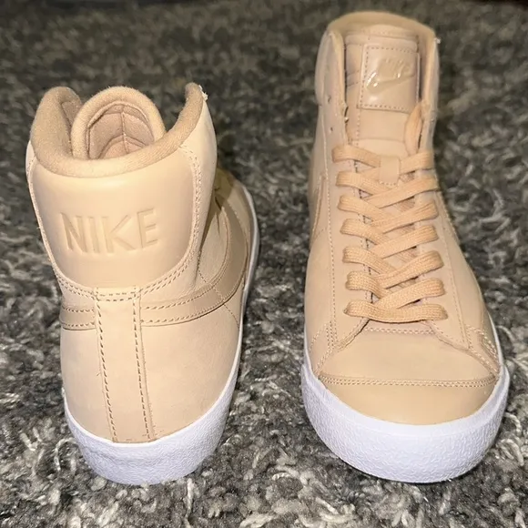 New Womens NIKE Refurbished Blazer MID ‘77 Premium in Vachetta Tan Leather