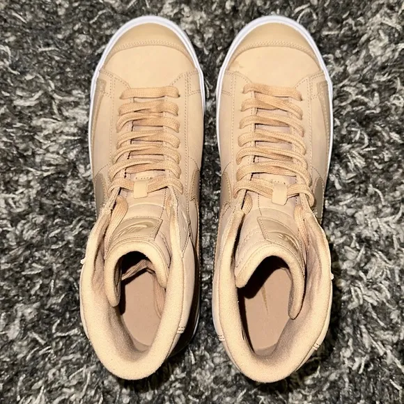 New Womens NIKE Refurbished Blazer MID ‘77 Premium in Vachetta Tan Leather