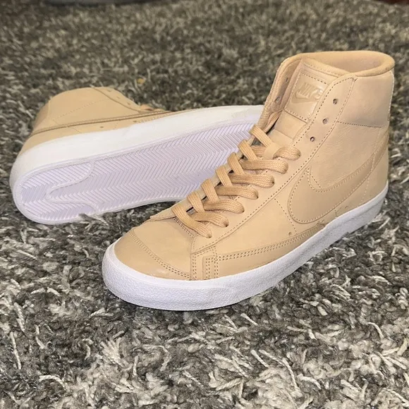 New Womens NIKE Refurbished Blazer MID ‘77 Premium in Vachetta Tan Leather