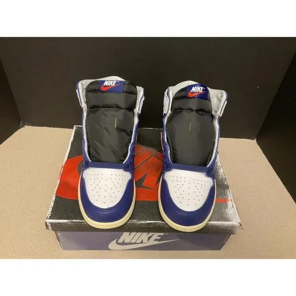 New! Youth Nike Air Jordan 1 Retro High OG Rare Air DZ5485-100 Shoes. Size 4Y.
