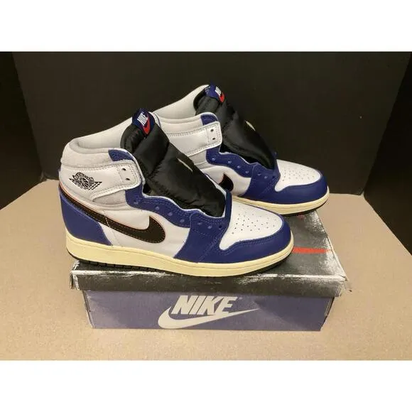 New! Youth Nike Air Jordan 1 Retro High OG Rare Air DZ5485-100 Shoes. Size 4Y.
