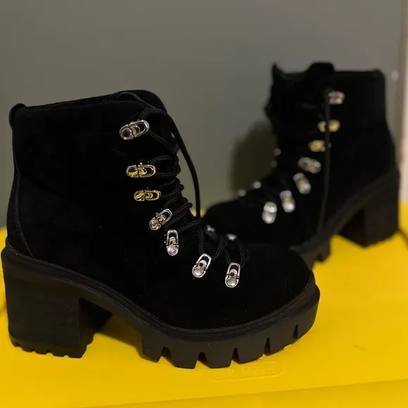 NIB $195 Jeffrey Campbell | Golan | Heeled Boots | Oiled Suede in Black