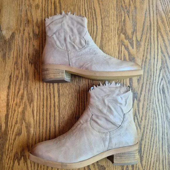 NIB BED STU ROAN Diabolic Leather Ankle Bootie Bone Size 7.5