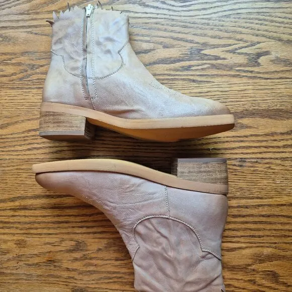 NIB BED STU ROAN Diabolic Leather Ankle Bootie Bone Size 7.5