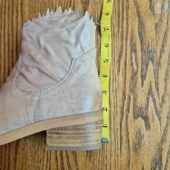 NIB BED STU ROAN Diabolical Leather Ankle Bootie Bone Size 7.5