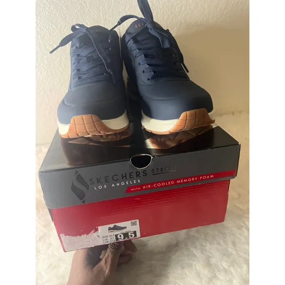 NIB Skechers Street LA cooled Memory Foam Navy Brown Men Shoes Size 9.5