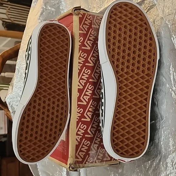 NIB Van's Baker Dollin Pro Skateboard Shoes