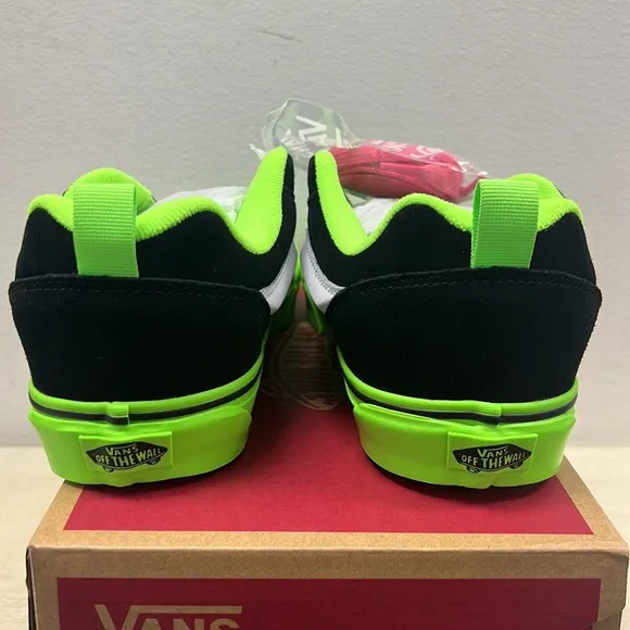 NIB - Vans Knu Skool 'Pop Outsole - Green' VN000CRPGRN - Size 10.5