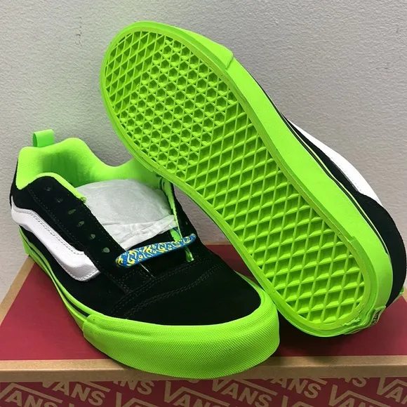 NIB - Vans Knu Skool 'Pop Outsole - Green' VN000CRPGRN - Size 10.5