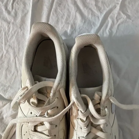 Nike Air Force 1 Low '07 White Unisex Sneakers Size 7Y Casual Shoes