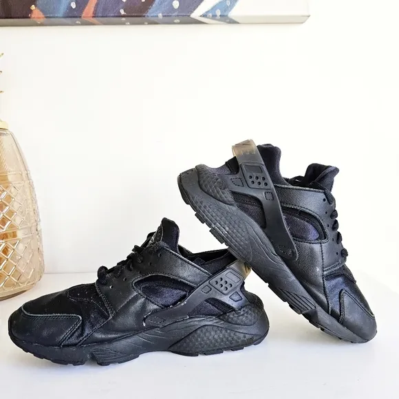 Nike Air Huarache Triple Black - 2021 Release Sneakers Women’s 10 Running Shoes