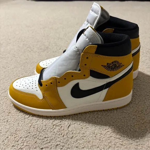 Nike Air Jordan 1 Men’s Size 10 Retro High OG Yellow Ochre DZ5485-701 Sneakers