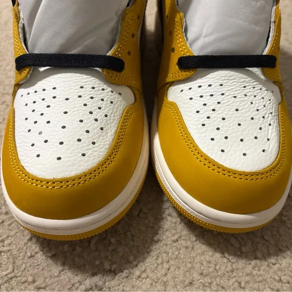 Nike Air Jordan 1 Men’s Size 10 Retro High OG Yellow Ochre DZ5485-701 Sneakers
