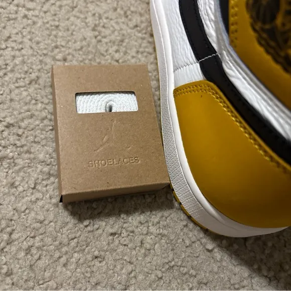 Nike Air Jordan 1 Men’s Size 10 Retro High OG Yellow Ochre DZ5485-701 Sneakers