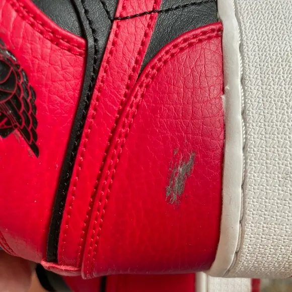 Nike Air Jordan 1 Mid “Banned 20/20” color way Black Red Retro Shoes no box