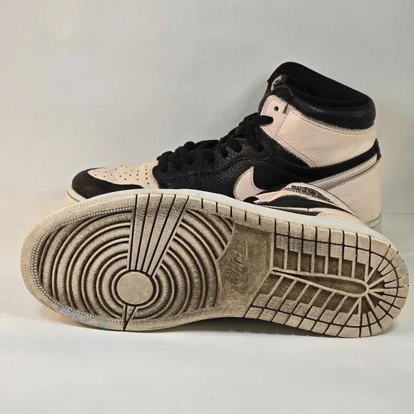 Nike Air Jordan 1 Retro High OG‎ Mens Size 9.5 Basketball Shoes 555088-081