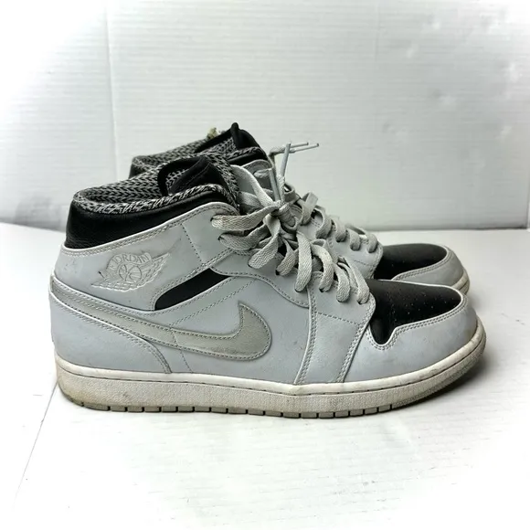 Nike Air Jordan 1 Retro Men's Size 10 US 554724-032 Wolf‎ Gray Athletic Shoes