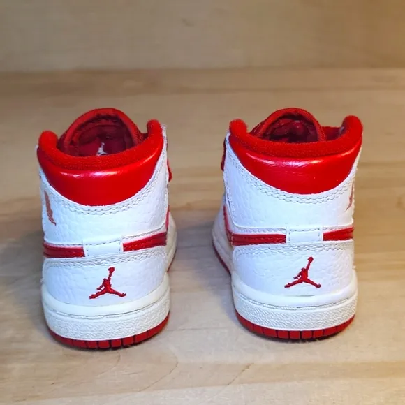 Nike Air Jordan 1 Retro Varsity Red Metallic Toddler Infant 2009 Vintage Shoes