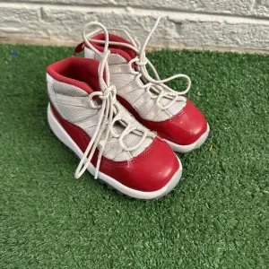 Nike Air Jordan 11 Retro Cherry Boys Size 8C Red White Basketball Shoes Sneakers
