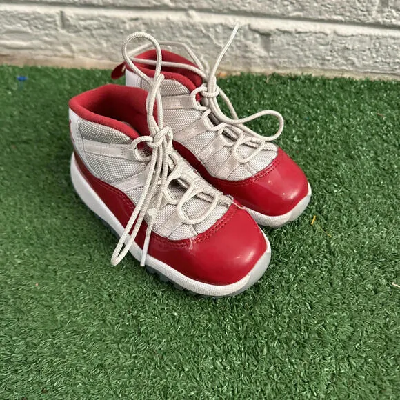 Nike Air Jordan 11 Retro Cherry Boys Size 8C Red White Basketball Shoes Sneakers