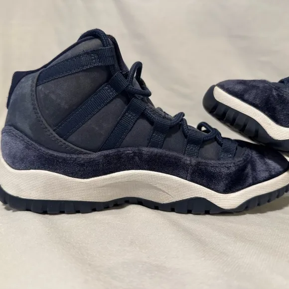 Nike Air Jordan 11 Retro PS Shoes Size 1Y Little Kids Navy Blue White DO3857-441