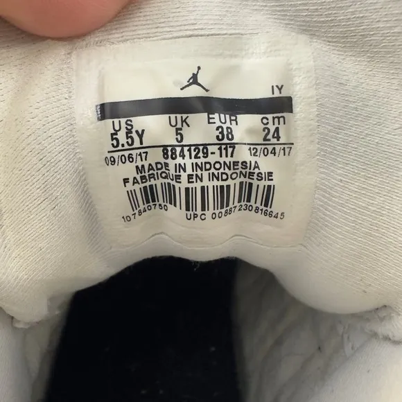 Nike Air Jordan 13 Retro ‘Hyper Royal’ white shoes