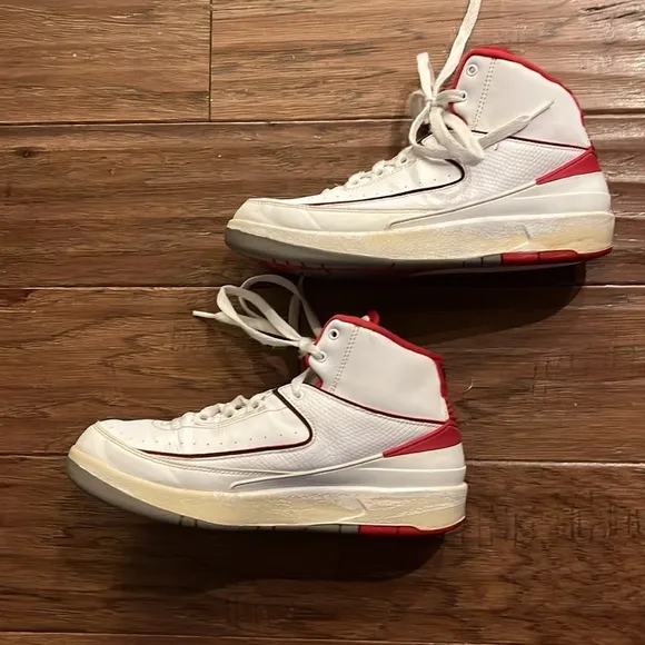 Nike Air Jordan 2 Retro Chicago Home HighTops Size 6.5Y