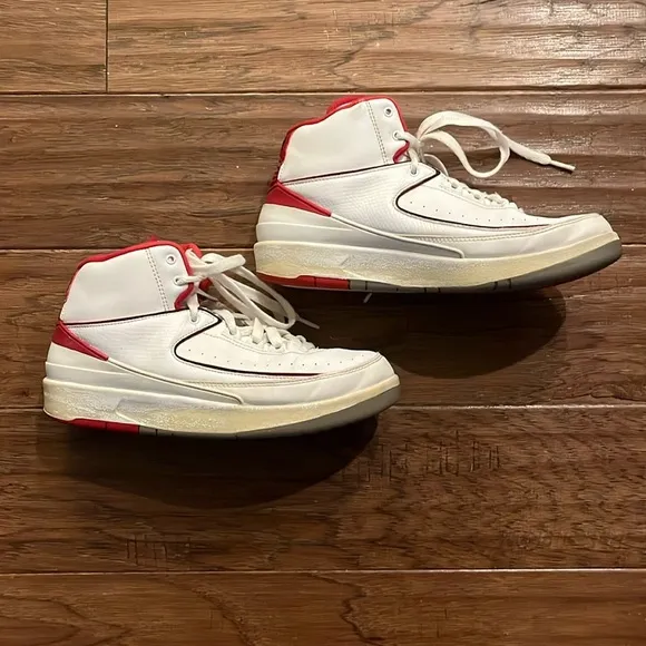 Nike Air Jordan 2 Retro Chicago Home HighTops Size 6.5Y