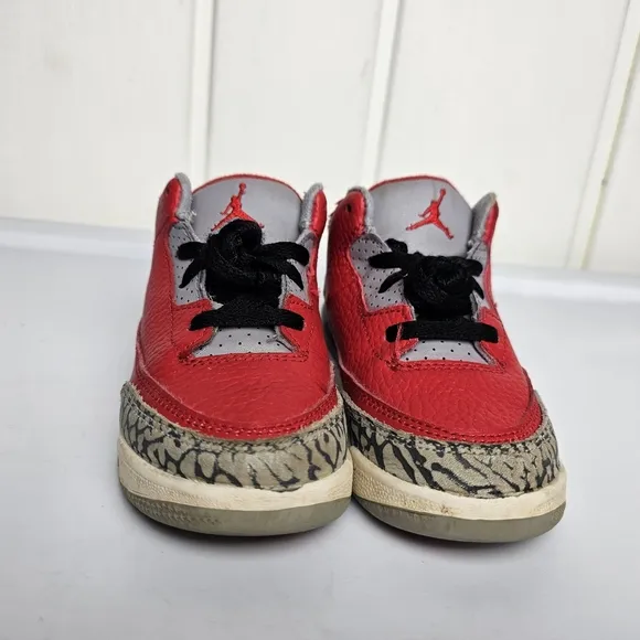 Nike Air Jordan 3 Retro Boys Size 9C Red Gray Athletic Basketball Shoes