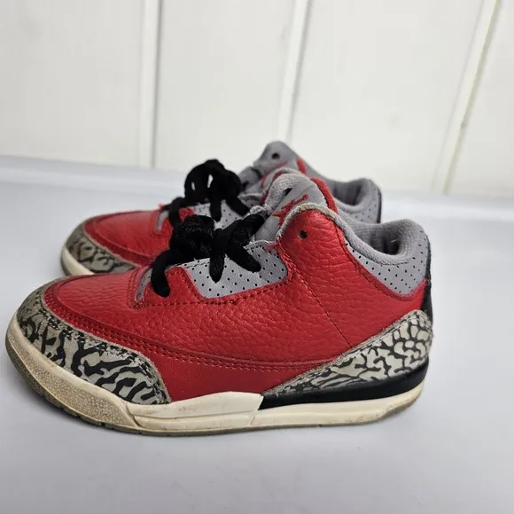 Nike Air Jordan 3 Retro Boys Size 9C Red Gray Athletic Basketball Shoes
