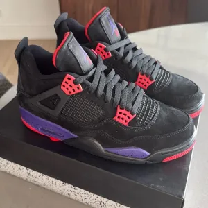 Nike Air Jordan 4 Retro Size 9