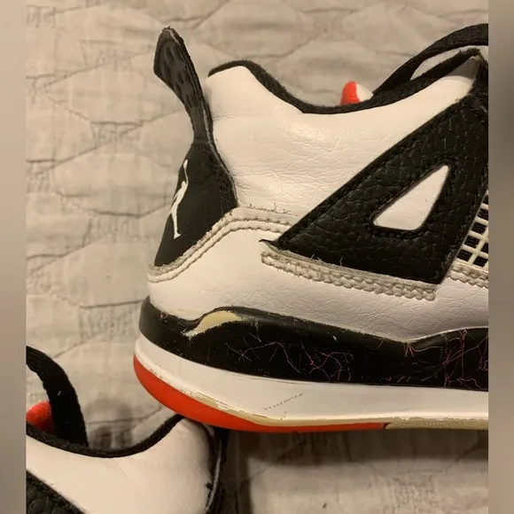 Nike air Jordan 4 retro white/black/crimson. Size 3Y