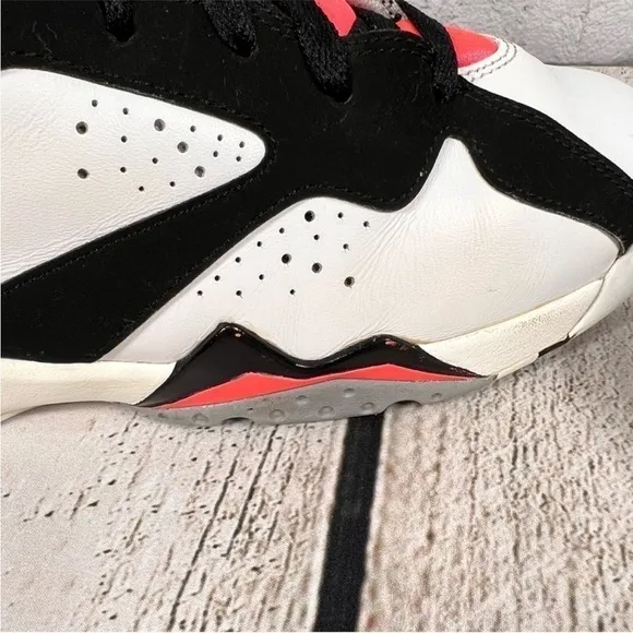 Nike Air Jordan 7 Retro GG &quot;Hot Lava&quot; Sneaker (Mens 8/8Y Women's 9.5)