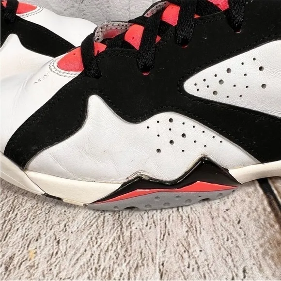 Nike Air Jordan 7 Retro GG &quot;Hot Lava&quot; Sneaker (Mens 8/8Y Women's 9.5)