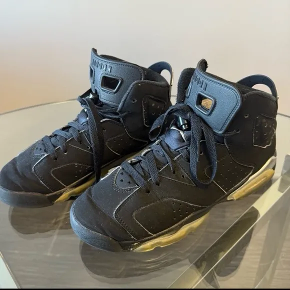 Nike Air Jordan Retro 6 Black GS Metallic DX2835-001 Size 6.5 youth