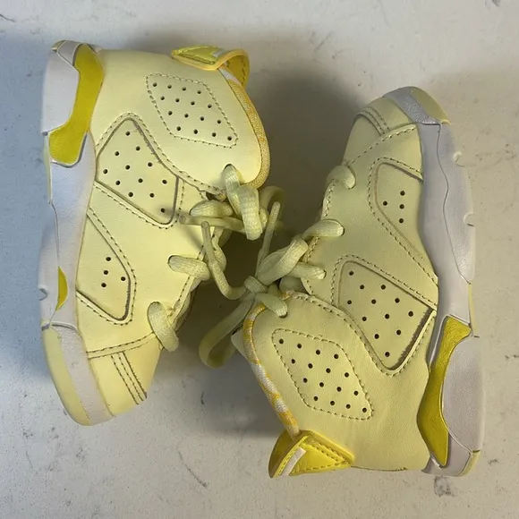 Nike Air Jordan Retro 6 Citron Tint Dynamic Yellow 645127-800 Size 5C Toddler