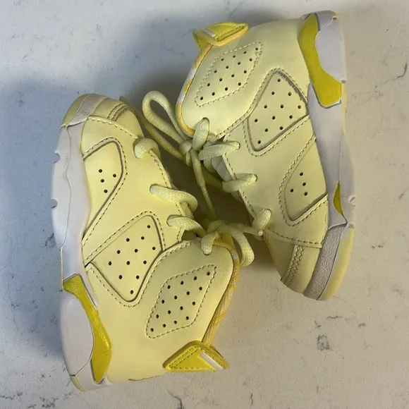 Nike Air Jordan Retro 6 Citron Tint Dynamic Yellow 645127-800 Size 5C Toddler