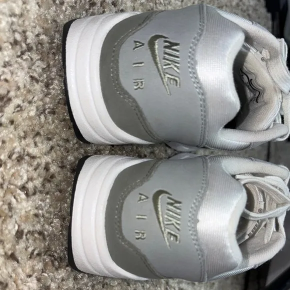 Nike air max 1 women’s sneakers 8 pure platinum smoke grey 001