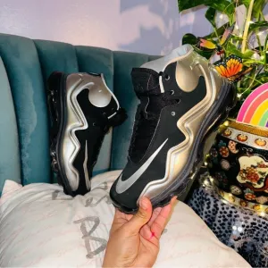 Nike Air Max Flyposite sneakers silver and black