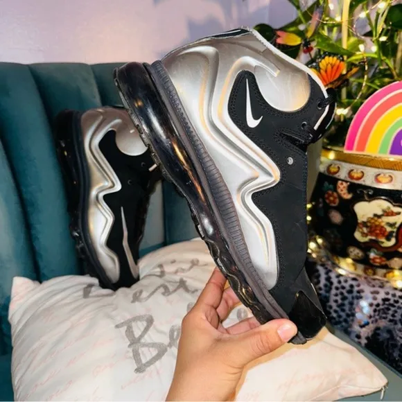 Nike Air Max Flyposite sneakers silver and black