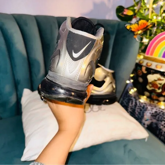 Nike Air Max Flyposite sneakers silver and black