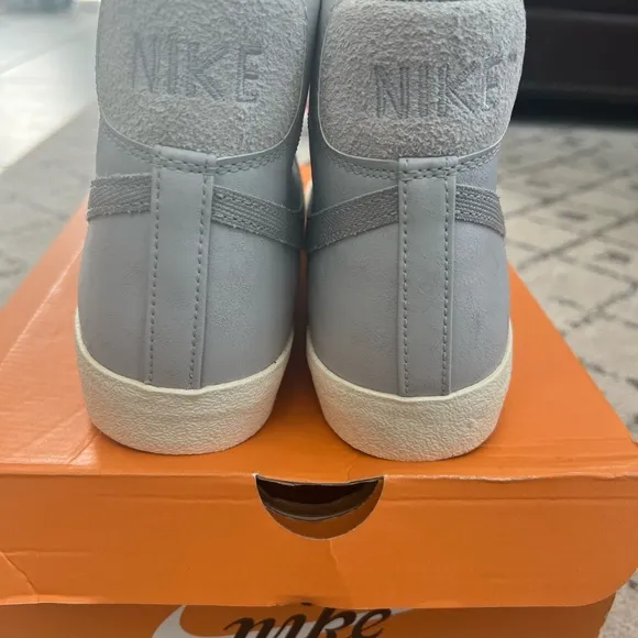 Nike Blazer Mid ‘77 PRM Men's Gray Sneakers size 10.5