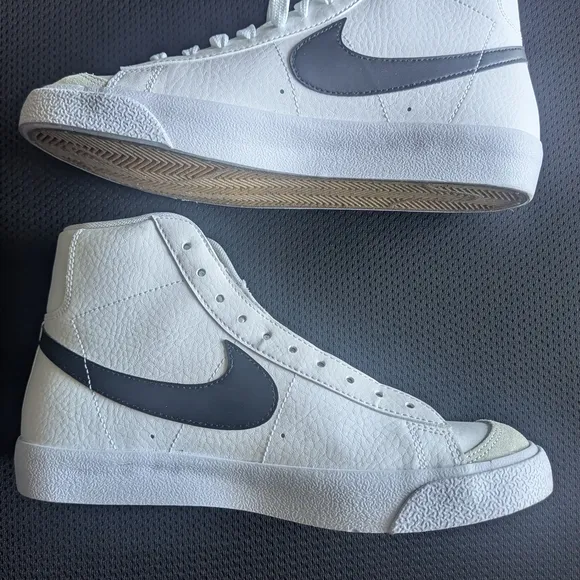 Nike Blazer Mid '77 White and Black High-Top Sneakers Size 7Y GS