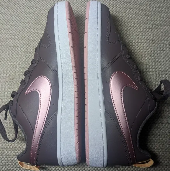 Nike Court Borough Low 2 Women's 8.5, Mens &amp; Kids 7 in Violet/Melon/Pink