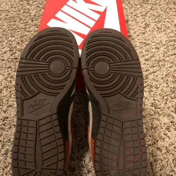 Nike dunk red panda size 9 ds never tried on