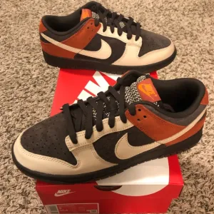 Nike dunk red panda size 9 ds never tried on