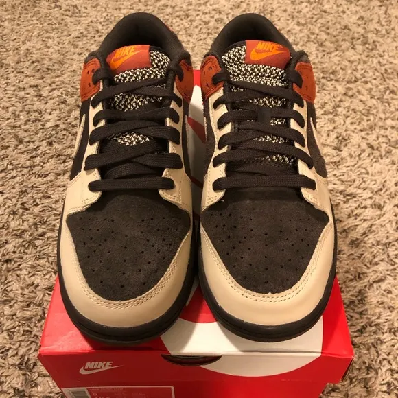 Nike dunk red panda size 9 ds never tried on