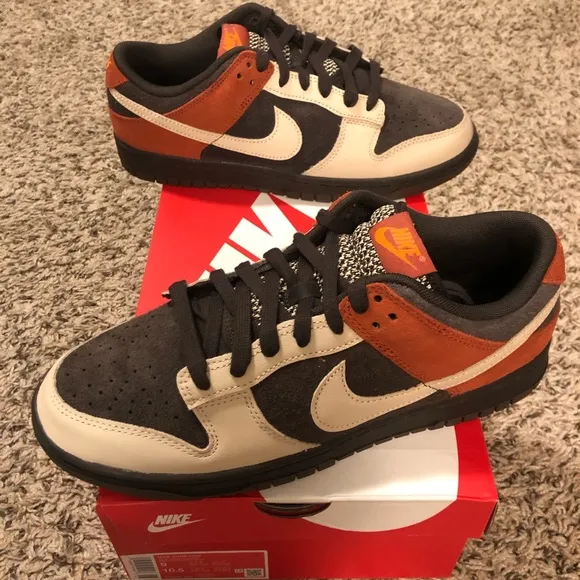 Nike dunk red panda size 9 ds never tried on