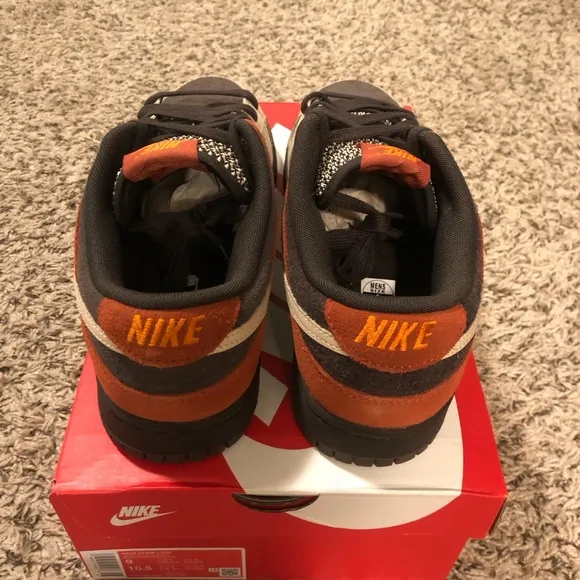 Nike dunk red panda size 9 ds never tried on